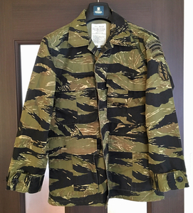  Tiger stripe badge attaching jacket 