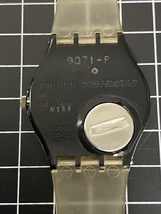 スウォッチ腕時計　SWATCH SWISS 丸型3針文字盤　デイ/デイト　半透明ベルト　中古稼働品　送料無料　_画像6