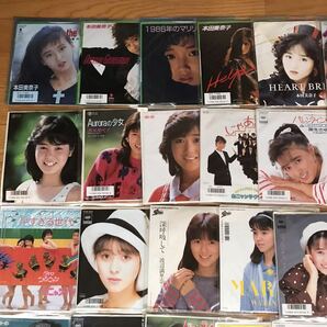 ▼まとめ出品▼ その③ epレコード 120枚 邦楽 80sアイドルなど レコード 中古 現状品 和モノ 女性アイドル 本田美奈子 原田知世 杏里 の画像3