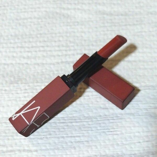 NARS パワーマットリップスティック 102 KILLER QUEEN