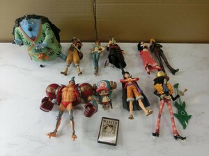 T【3よ-45】【100サイズ】ONE PIECE ワンピース 麦わら海賊団 フィギュア セット/※台座欠品・破損有