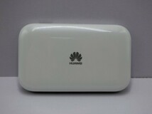 T【ヲ4-03】【60サイズ】▲ HUAWEI ファーウェイ SIMフリー モバイル wi-fi ルーター E5577/ジャンク扱い/起動可/※傷汚れ有_画像2