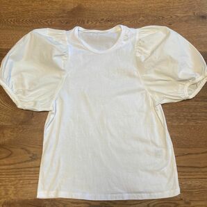 レディース　Mサイズ　白Tシャツ　パフスリーブ　未着用　GU 半袖Tシャツ カットソー