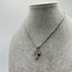 【お買い得】Swarovski クロスネックレス　ストーン付き　シルバー