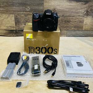 Nikon D300s ボディ ニコン　デジタル一眼レフカメラ 元箱付き バッテリー2個と付属品付き動作確認済