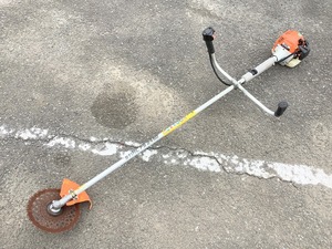 【引き取り限定 埼玉県行田市】中古品 STIHL スチール 軽量 刈払い機 FS2450 ステップハンドル【発送不可】