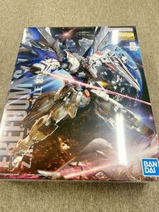  пластиковая модель gun pra MG 1/100 freedom Gundam Ver 2.0 не собран товар 