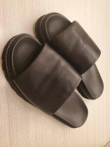 中古 Zara ザラ VIBRAM ビブラム レザー スライドサンダル 41 26.4cm 着用1回