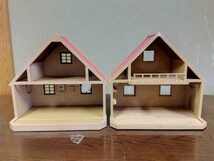 ジャンク　リメイク用　シルバニアファミリー 　初期　ハウス　 赤い屋根お家　2個セット　ドールハウス _画像1