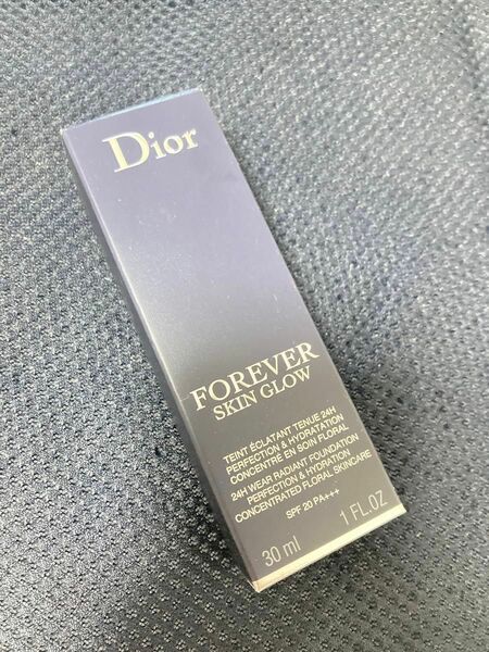 新品未使用未開封　ディオール Dior フォーエヴァー　スキングロウ　リキッドファンデーション　1N 