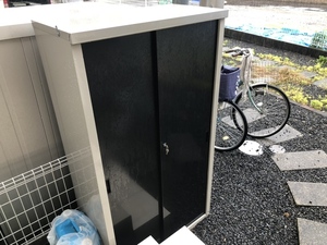 物置 屋外 タイヤ収納庫 収納庫 屋外 倉庫 物置 屋外収納 扉式 日本製 TBT-132-MBR グリーンライフ