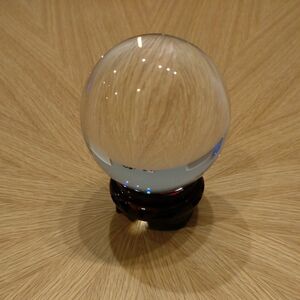 パワーストーン 幸福の水晶玉 10cm 木製台座付 水晶球