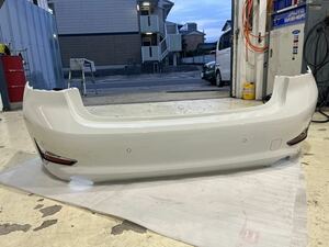 BMW 3 Series 318i 40周年記念モデル リアBumper アルピンホワイト ソナー.フックCoverincluded 5F20