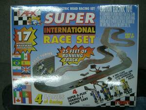  unopened unused TOMY SUPER International RACE SET 4 car line F1-car 4 pcs attaching HO slot car course AFX,TYCO, Tommy 