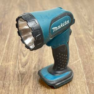 未確認ジャンク■マキタ フラッシュライト ワークライト 作業灯 コードレス 充電式 makita ML145 14.4V 角度調節 中古品■兵庫県姫路市発A4