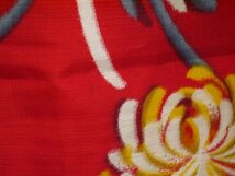 【KIRUKIRU】アンティーク 銘仙 着物 身丈151.5cm 正絹 大正ロマン 花火のような大輪の菊の花 赤地 レトロ 和装 着付け_画像8