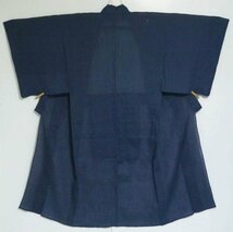 【KIRUKIRU】美品「本麻 近江ちぢみ」男物 着物 身丈143cm 紺地 無地 夏物 レトロ 和装 着付け 呉服_画像4