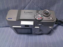 Panasonic パナソニック ルミックス コンパクトデジカメ DMC-LC33LUMIX 通電動作未確認のジャンク 扱いにて出品いたします。_画像6
