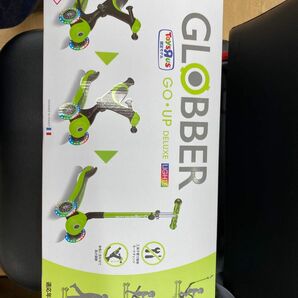 GLOBBER グロッバー ゴーアップ グリーン　キックボード タイヤが光る