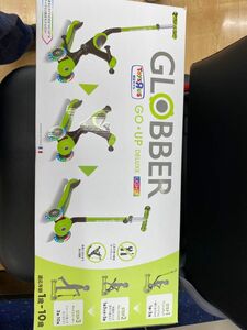 GLOBBER グロッバー ゴーアップ グリーン　キックボード タイヤが光る