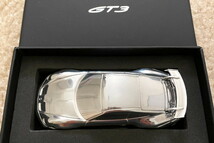 ポルシェ特注 1/43 ポルシェ 992 GT3 アルミニウム ペーパーウェイト Genuine FACTORY Porsche 992 GT3 Aluminum Chrome Paperweight_画像2