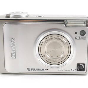 動作品 富士フィルム FUJIFILM FinePix F11 ファインピックス コンパクトデジタルカメラ 箱 充電ケーブル付 管80K6752の画像2