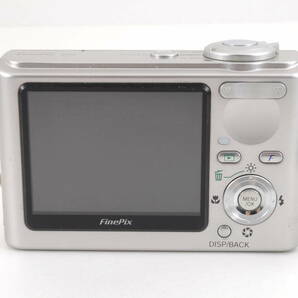 動作品 富士フィルム FUJIFILM FinePix F11 ファインピックス コンパクトデジタルカメラ 箱 充電ケーブル付 管80K6752の画像7