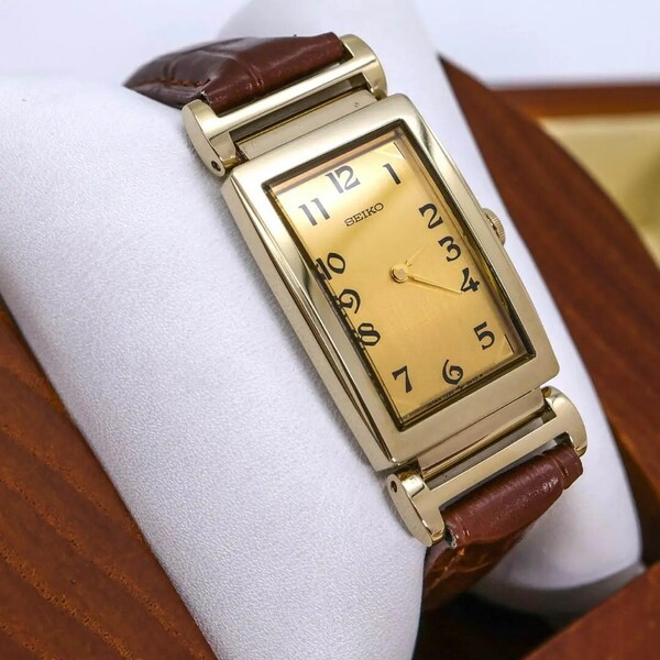 ◆美品 稼働 SEIKO 腕時計 新品レザーベルト ゴールド レディース d
