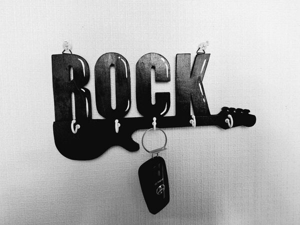 ロックギター壁掛けキーフック(木工アート)