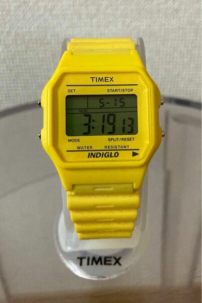 TIMEX 80 classic solid YELLOW SWITCH　タイメックス クラシック デジタル イエロー　替ベルト付