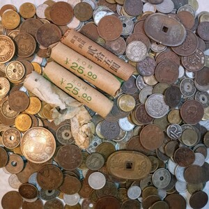 438 valuable rare not yet selection another Japan old coin 2.36kg all sorts large amount . summarize 1. silver coin 50 sen silver coin asahi day dragon silver coin legume board silver coin 50 sen yellow copper coin paper volume heaven guarantee through . not yet selection another reference sen 