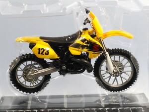 1/18 モトコレクション #32 SUZUKI RM 250 スズキ モトクロス 競技車両 maisto 送料410円 同梱歓迎 追跡可 匿名配送