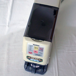  Zojirushi musenmai rice huller BT-AE05 type . rice operation verification goods 12 year made 