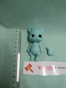 カプセルドール　猫　キャット　フィギュア　パイロット版　人形　無彩色　ドールアイ　スカイブルー