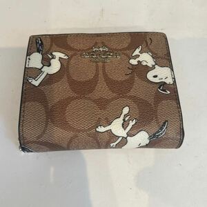 COACH コーチ　2つ折り財布　スヌーピーコラボ　美品