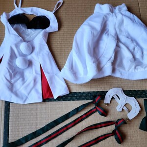 FGOサンタリリィ　Sサイズ同等　一円スタートコスプレ衣裳　白い額の飾りがオシャレ　モコモコパーツがついてます　白とグリーンと赤