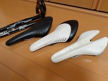 【送料無料】フィジーク　fizik　サドル3個　ドロップハンドル　2本　まとめて　ロードバイク用_画像2