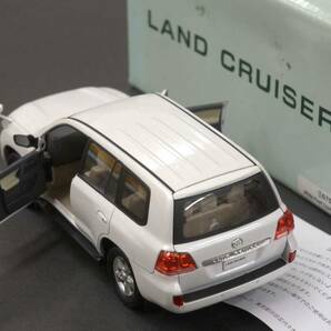 TOYOTA LAND CRUISER White Pearl Crystal Shine ■ カラーサンプル 1/30 トヨタ ランドクルーザー ランクル 非売品 ■の画像3