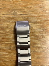  ほぼ未使用[セイコー] 腕時計 セイコー セレクション チタン製ソーラー電波時計 ワールドタイム機能付き SBTM329 メンズ シルバー_画像4