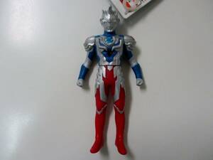 05U007☆ 【タグ付き】　ウルトラヒーローシリーズ　75 ウルトラマン ゼット アルファエッジ　ソフビ 円谷 BANDAI バンダイ