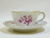 ニンフェンブルグ コーヒーカップソーサー、プレートのトリオ 1961 and 1977(ピンク)_画像2