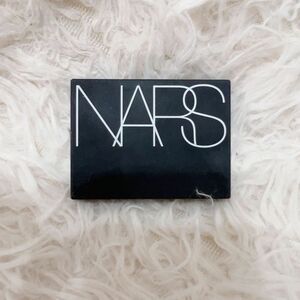 美品 NARS ナーズ ライトリフレティングセッティングパウダーミニ