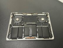 Retina MacBook Pro シルバー A1989 ロジックボード欠品 / 現状品/ジャンク出品 (C02CG1P3LVDN)_画像3