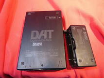 w240517-004A7 AIWA HD-S1 デジタルオーディオテープレコーダー バッテリーユニット HDA-1 セット STRASSER DATジャンク 動作未確認 アイワ_画像2