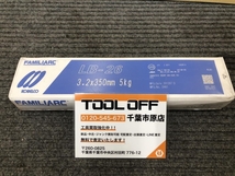 017◇未使用品・即決価格◇KOBELCO　神戸製鋼 溶接棒 LB-26　3.2×350mm　5kg ※保管品 ⑤_画像1