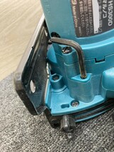 011◎ジャンク品◎マキタ makita 85mm丸のこ HS300DZ バッテリー×2 充電器 ※バッテリー差込口かたい_画像8