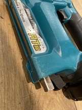 018★おすすめ商品★マキタ makita 10.8V充電式タッカ ST113D ※バッテリ×2・充電器付_画像4