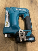 018★おすすめ商品★マキタ makita 10.8V充電式タッカ ST113D ※バッテリ×2・充電器付_画像2