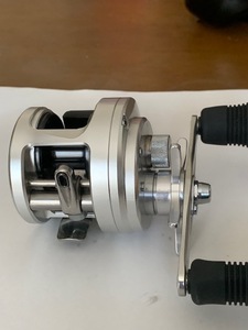 シマノ　カルカッタ　２０１ＨＧ　ＳＨＩＭＡＮＯ　ＣＡＬＣＵＴＴＡ　ＯＣＥＡ　中古　美品