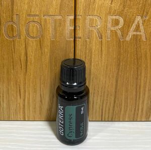 doTERRA ドテラ　正規品　サイプレス15 ml